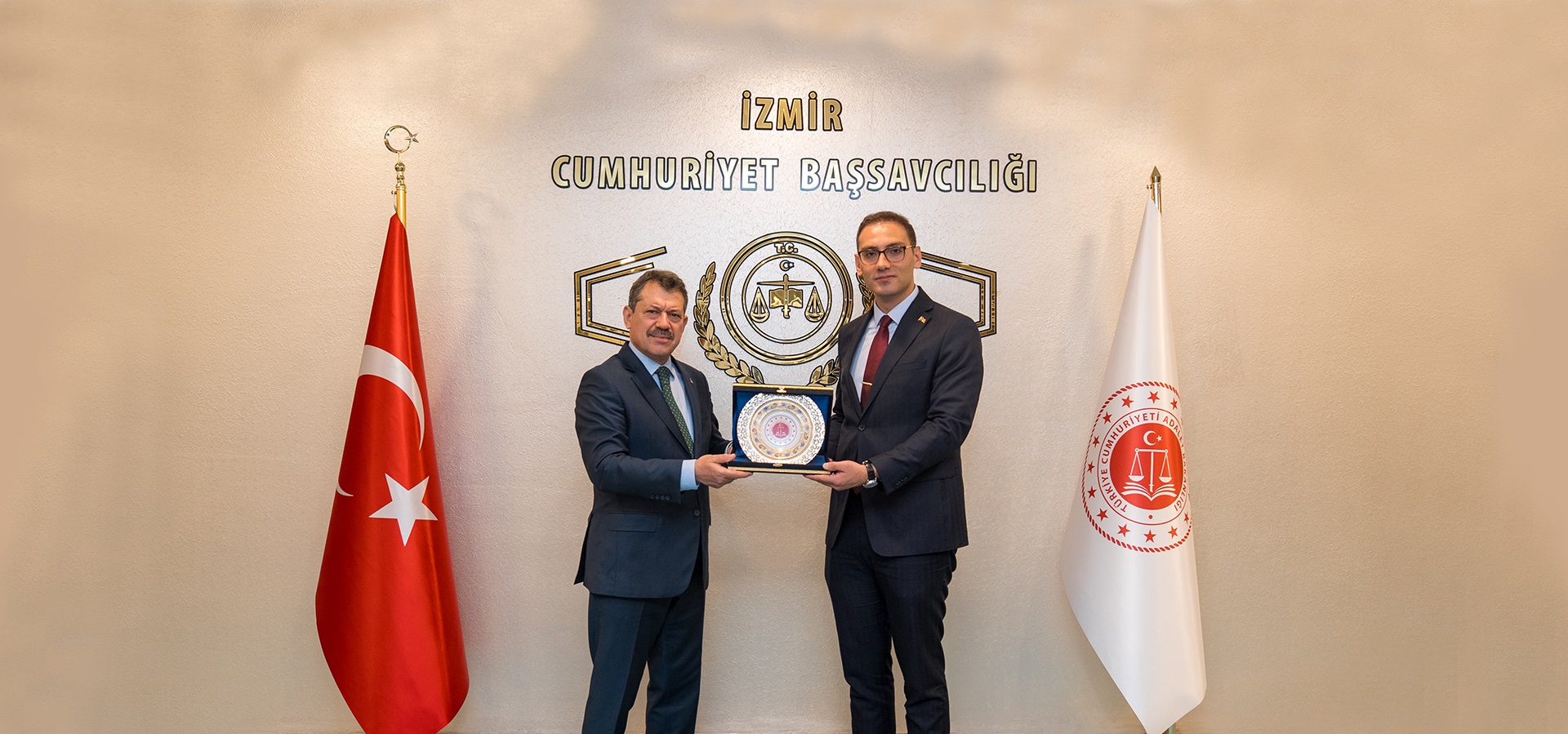CEZA VE TEVKİFEVLERİ GENEL MÜDÜR YARDIMCISI ENES KOCAKALE İZMİR ADLİYESİNİ ZİYARET ETTİ