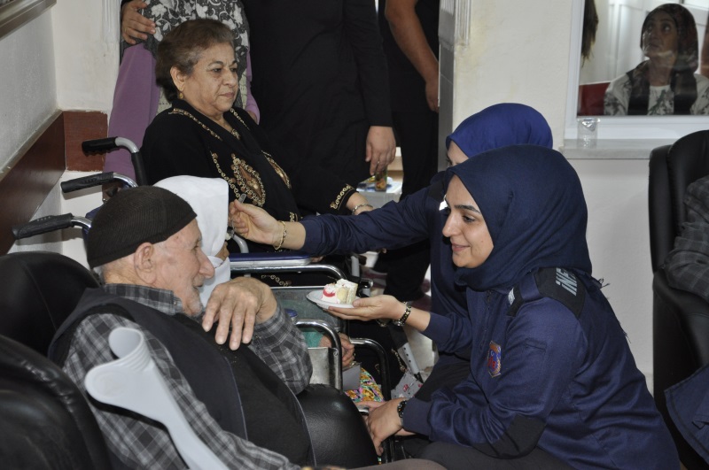 1 Ekim Yaşlılar Günü vesilesi ile huzurevindi kıymetli büyüklerimiz ile bir araya geldik