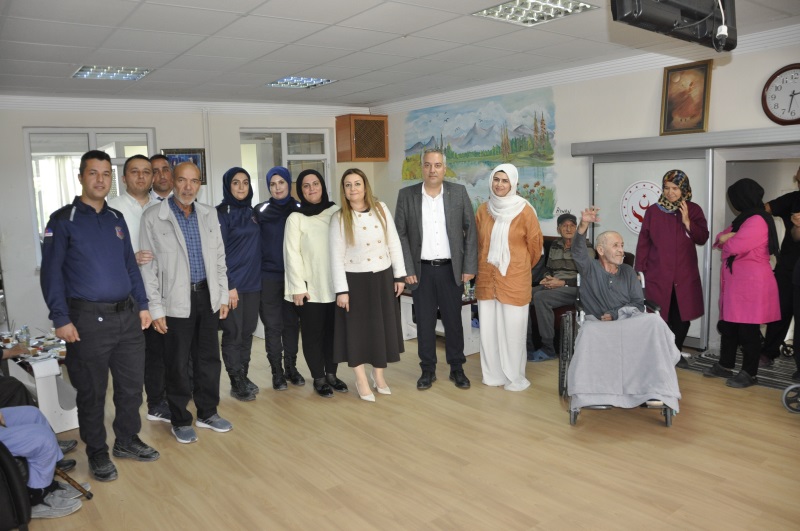 1 Ekim Yaşlılar Günü vesilesi ile huzurevindi kıymetli büyüklerimiz ile bir araya geldik