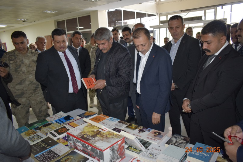 Cezaevlerinden Sorumlu Cumhuriyet Savcımız Sn. Emin Burak SÜREZLİ'nin tensipleriyle Ceza İnfaz Kurumları Kütüphaneleri İçin Kitap Bağış Kampanyası Düzenlendi.