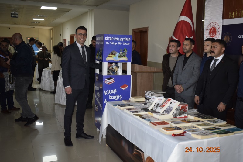 Cezaevlerinden Sorumlu Cumhuriyet Savcımız Sn. Emin Burak SÜREZLİ'nin tensipleriyle Ceza İnfaz Kurumları Kütüphaneleri İçin Kitap Bağış Kampanyası Düzenlendi.