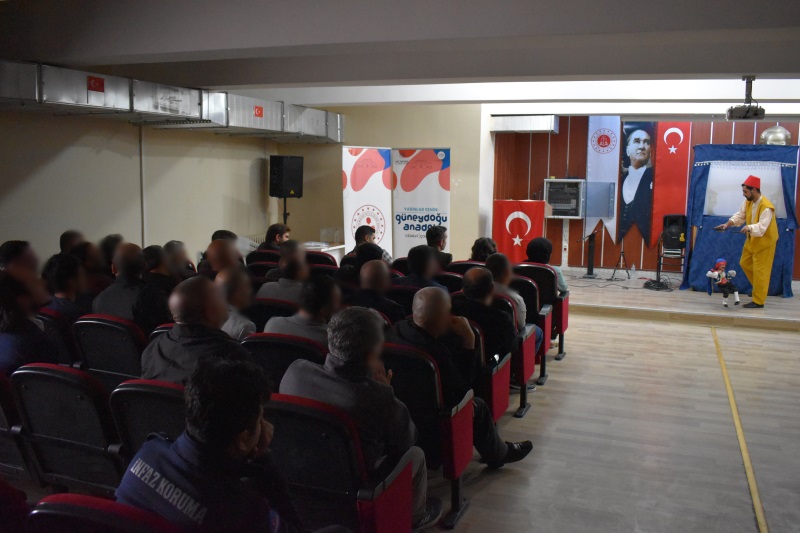 “Bir Sahne Bin Gelenek: Ceza İnfaz Kurumumuzda Tiyatro Rüzgarı”