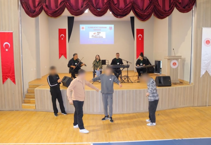 CUMHURİYET BAYRAMI KONSERİ DÜZENLENDİ