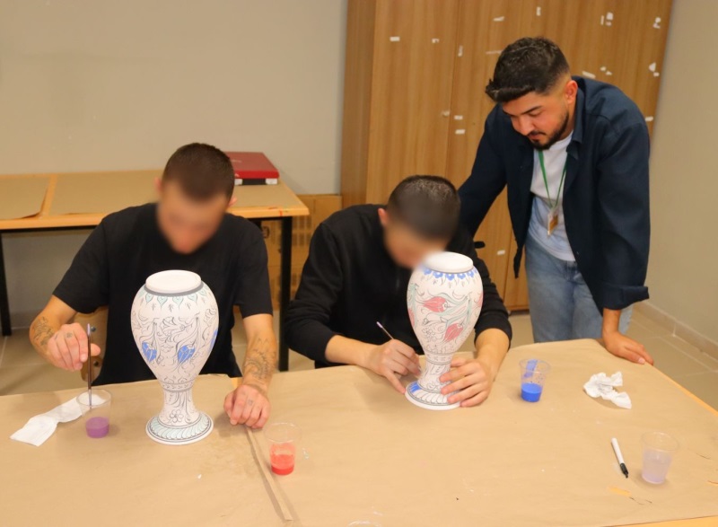 ÇİNİ-SERAMİK ATÖLYE ÇALIŞMASI YAPILDI