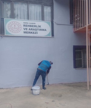 Yükümlülerimiz Rehberlik ve Araştırma Merkezinin Dış Cephesini Boyadı