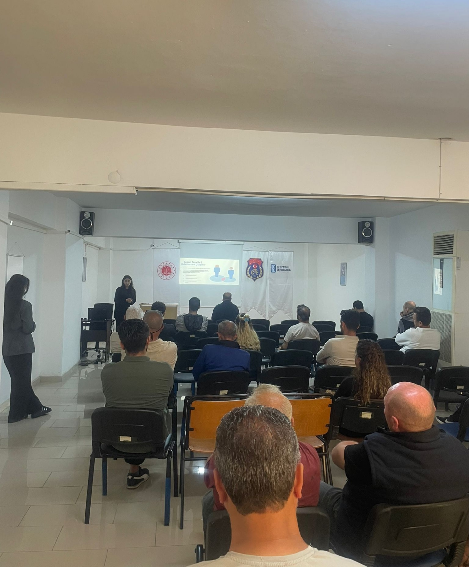 YALOVA ÜNİVERSİTESİ 4. SINIF ÖĞRENCİLERİ TARAFINDAN YÜKÜMLÜLERİMİZE '' KİŞİSEL SINIRLAR VE HAYIR DİYEBİLME'' KONULU SEMİNER VERİLMİŞTİR.