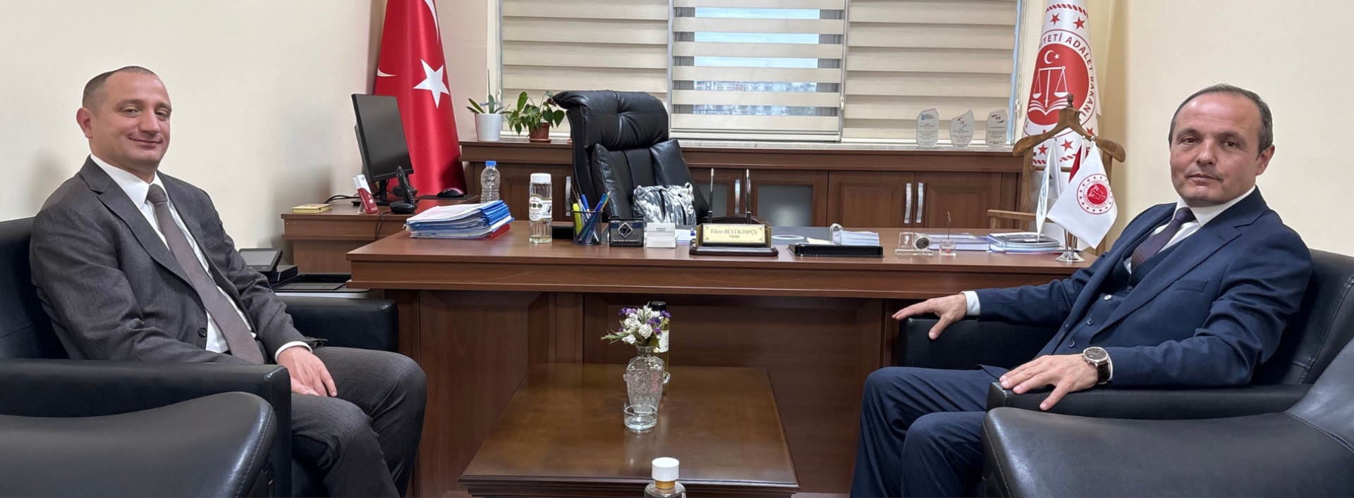 Tarsus Kaymakamı Mehmet Ali Akyüz Denetimli Serbestlik Müdürümüz Fikret Büyüktopcu'yu Ziyaret Etti