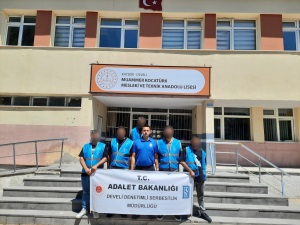 Muammer Kocatürk Mesleki ve Teknik Anadolu Lisesinde (tadilat sonrası) derslikler, iç mekan, lavabo/WC temizliği yapılmıştır.