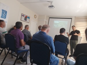 “Bilinçli Tüketici” konulu seminer verildi.