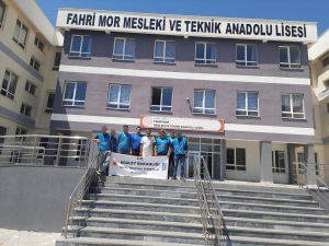 Fahri Mor Mesleki ve Teknik Anadolu Lisesinde bahçe temizliği gerçekleştirilmiştir.
