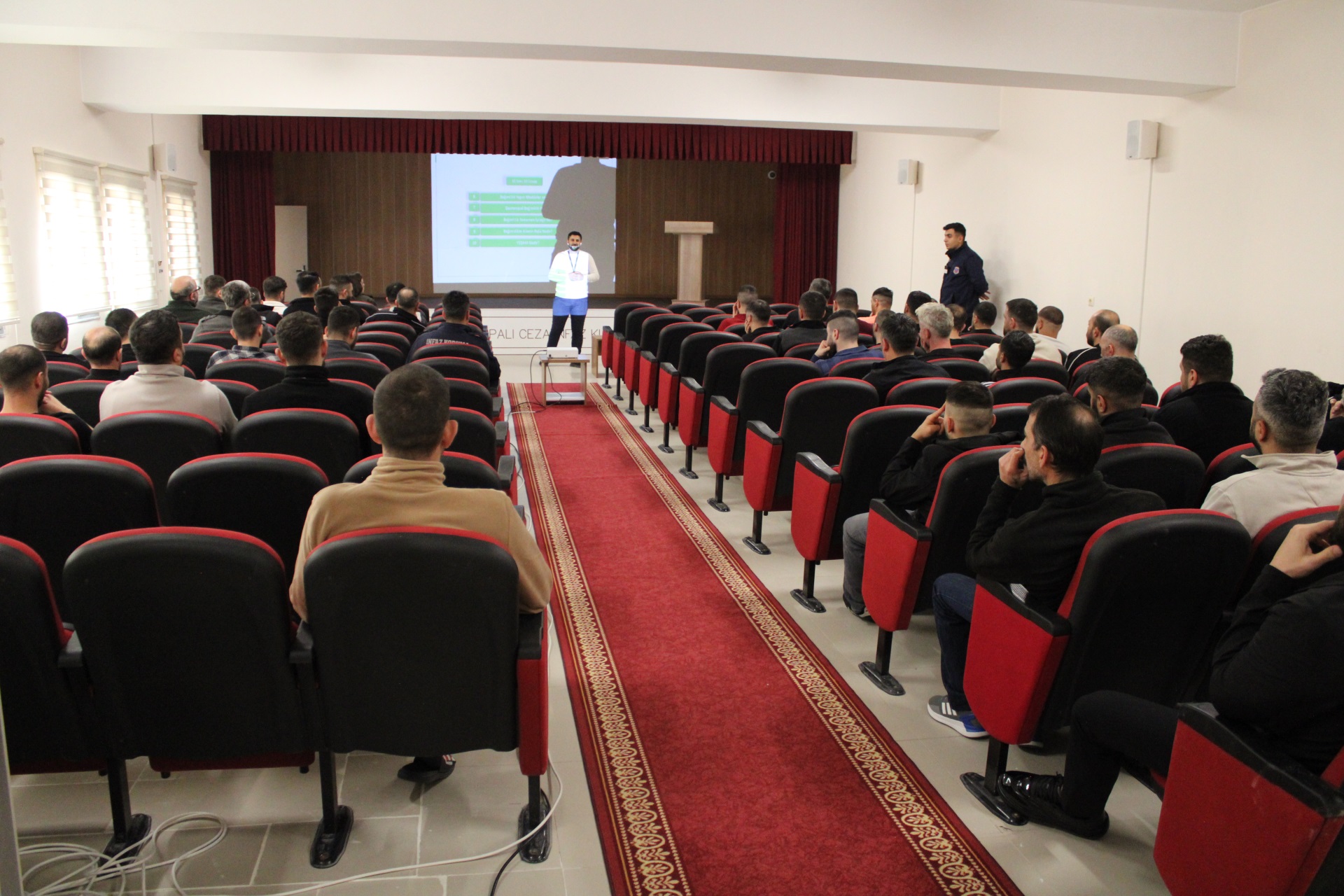 Kurum Hükümlü ve Tutuklularına Yönelik Bağımlılıkla Mücadele Konulu Konferans Düzenlendi