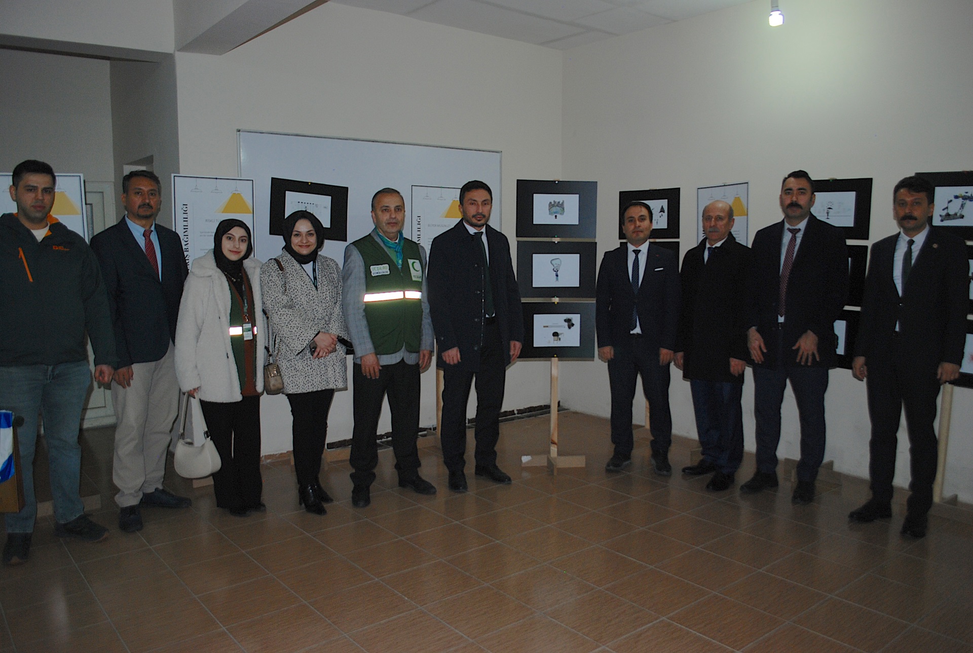 DUVARLARIN ARDINDA ÖZGÜRLÜĞE ÇİZ SERGİSİ