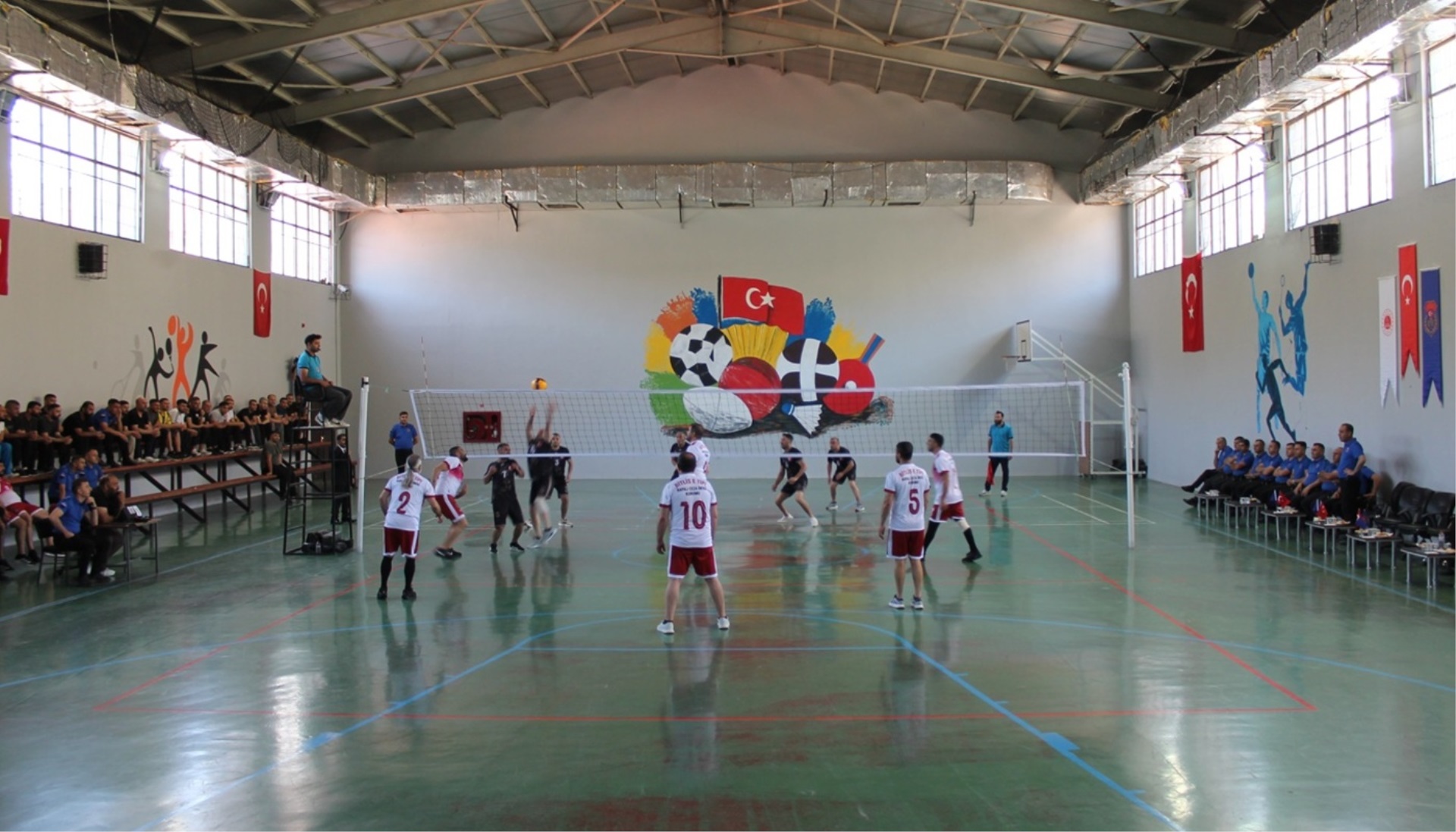 7 TEMMUZ DÜNYA VOLEYBOL GÜNÜ KAPSAMINDA HÜKÜMLÜ VE TUTUKLULAR ARASINDA DÜZENLENEN VOLEYBOL TURNUVASI