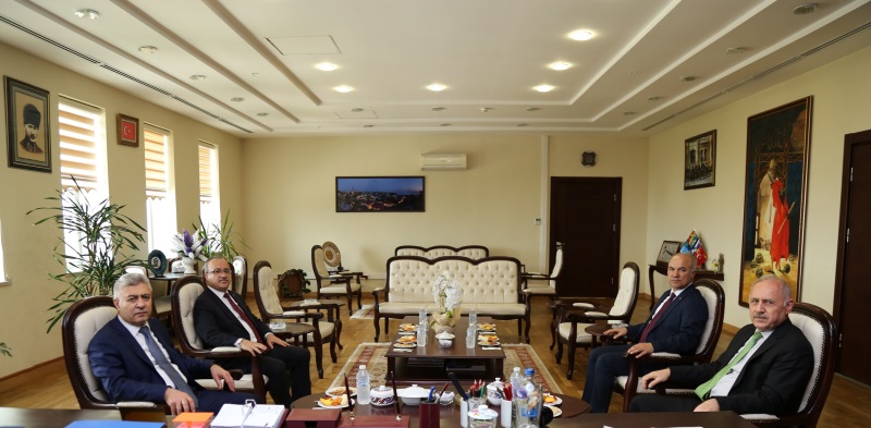 Yargıtay Cumhuriyet Başsavcısı Muhsin ŞENTÜRK, Bölge Adliye Mahkemesi Başkanı Orhan ÖZDEMİR, Cumhuriyet Başsavcısı Rıza CAN ve Cumhuriyet Başsavcıvekili Mustafa ŞERAN’ı makamında ziyaret ederek onurlandırdı