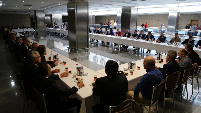 Adliyemizde Ramazan Bayramı sonrası ilk mesai gününde Hakim ve Cumhuriyet savcılarımız ile yargı çalışanlarımız arasında bayramlaşma merasimi yapıldı.