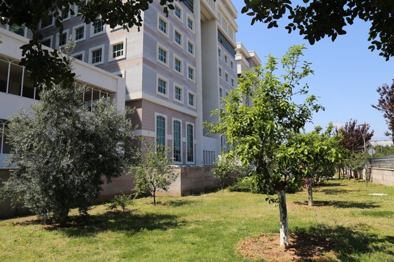 Antalya Bölge Adliye Mahkemesi Bahçesi