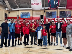 GÖLPAZARI AÇIK CEZA İNFAZ KURUMU VOLEYBOL TAKIMI ŞAMPİYONLUĞA ULAŞTI