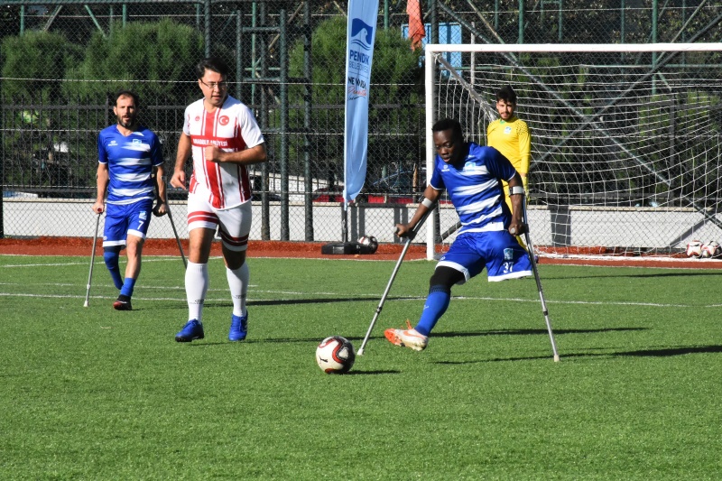 Adliye Karması ile Pendik Belediyesi Ampute Futbol Takımı Arasında Dostluk Maçı Oynandı