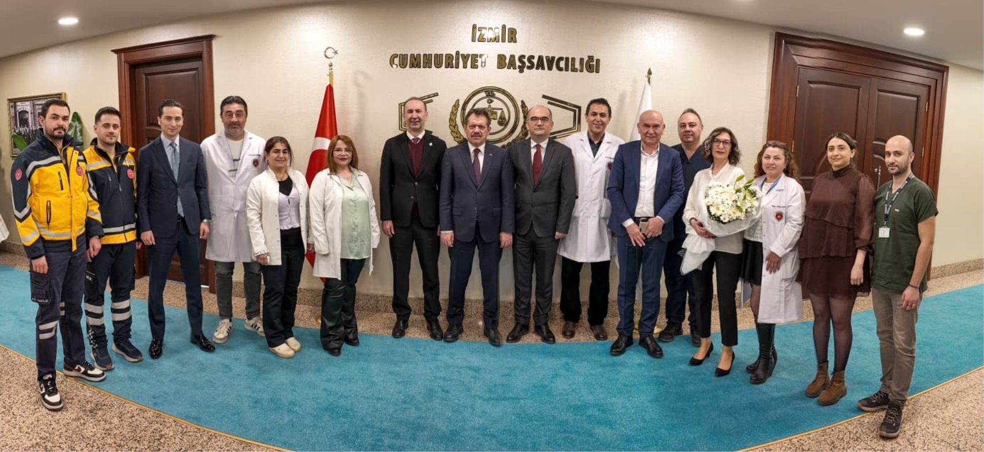 14 MART TIP BAYRAMI SEBEBİYLE ŞİFA DAĞITAN ELLERE İZMİR CUMHURİYET BAŞSAVCISI ALİ YELDAN'DAN TEŞEKKÜR