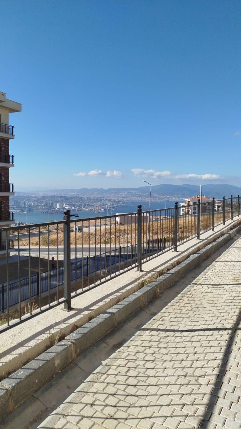 Bayraklı Adliye Lojmanları