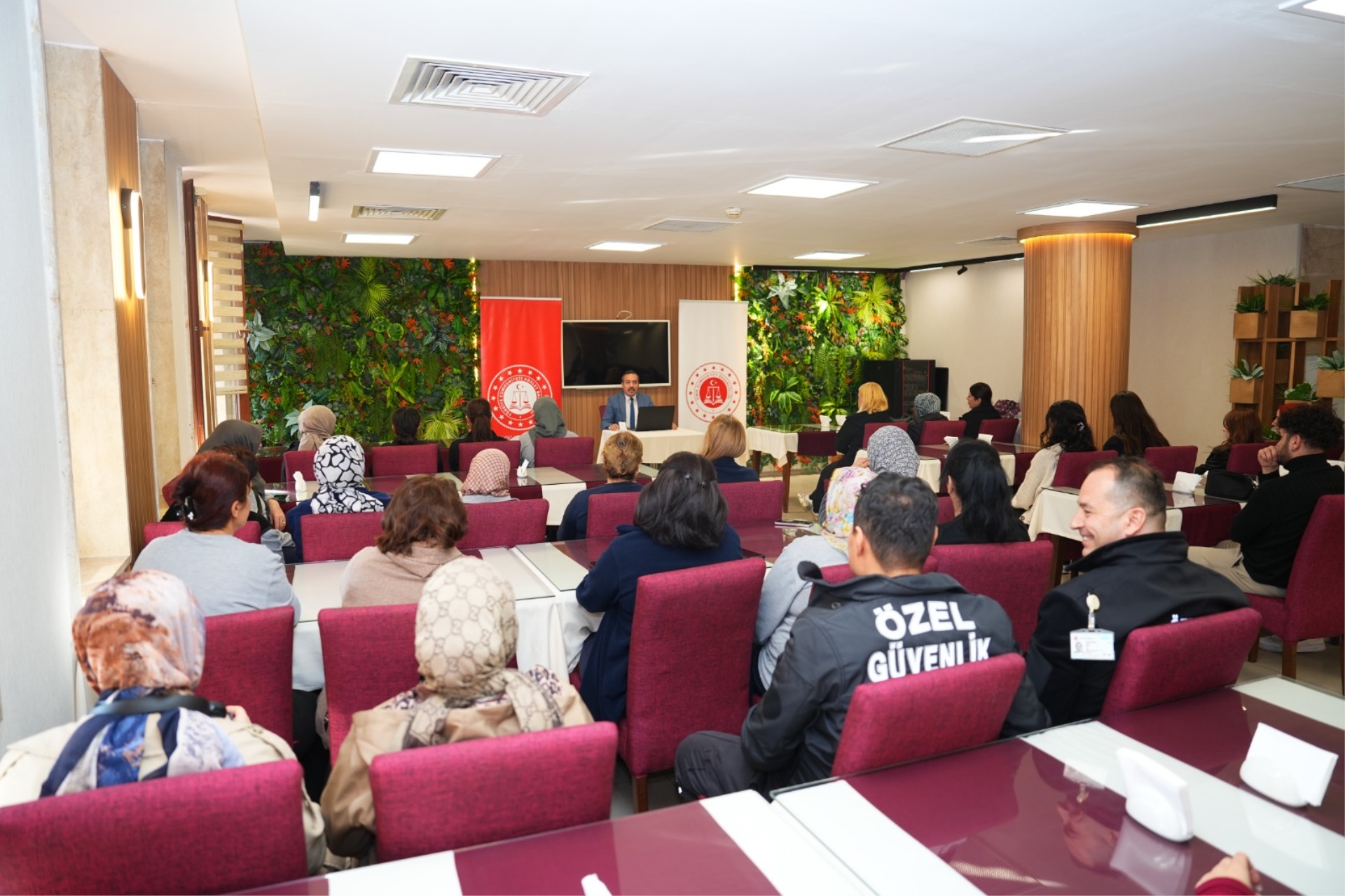 “BİRLİKTE DAHA GÜÇLÜYÜZ:ADLİYEDE AİLE YILI BULUŞMASI”