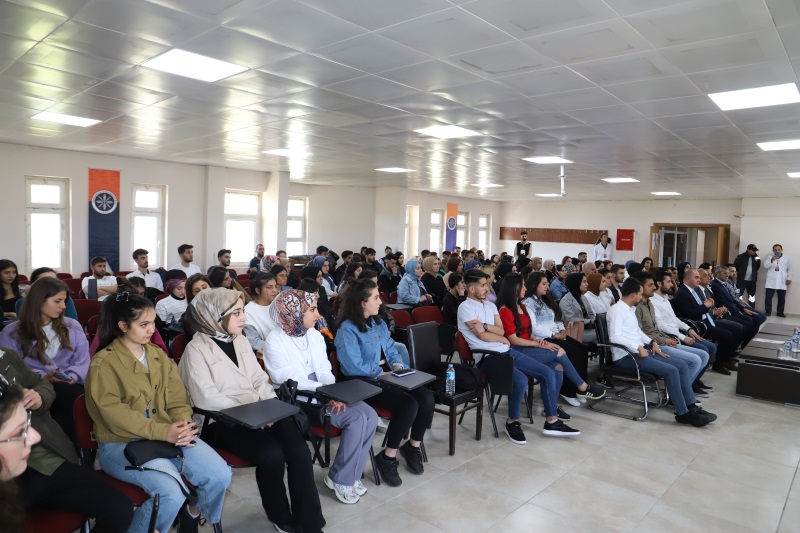 Cumhuriyet Başsavcımız Uygur Kaan ARISOY “Savcılıkta Mesleki Tecrübeler ve Kariyer” konulu etkinliğe katıldı.