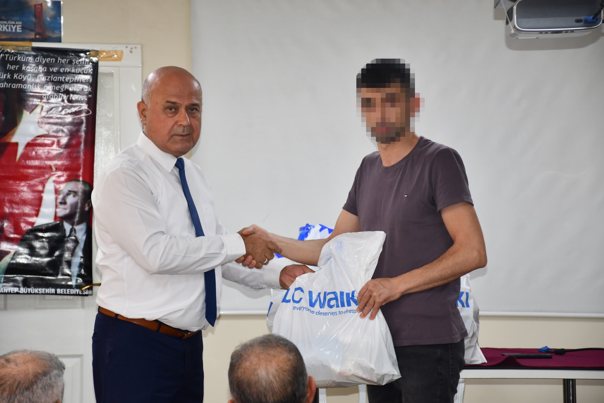 Kurumumuzda ayni yardımlar ihtiyaç sahiplerine ulaştırıldı.