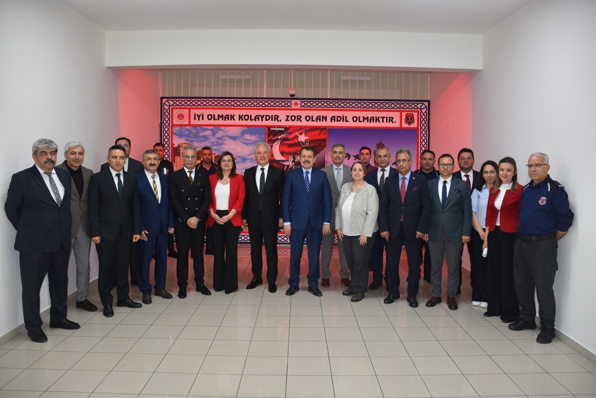 İzmir Cumhuriyet Başsavcısı Sayın Ali YELDAN’dan İzmir 4 Nolu T Tipi Kapalı Ceza İnfaz Kurumuna "Dönüşüm" Ziyareti