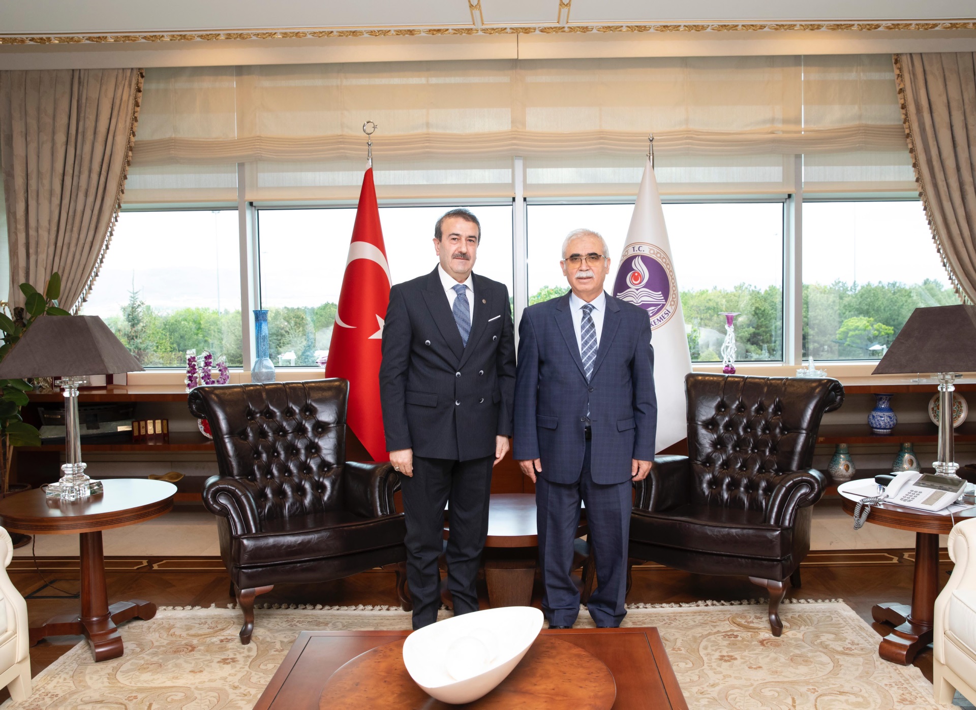 Ankara Bölge İdare Mahkemesi Başkanı Sayın Bülent KÜFÜDÜR,  Anayasa Mahkemesi Başkanı Sayın Kadir ÖZKAYA'ya hayırlı olsun ziyaretinde bulundu. 