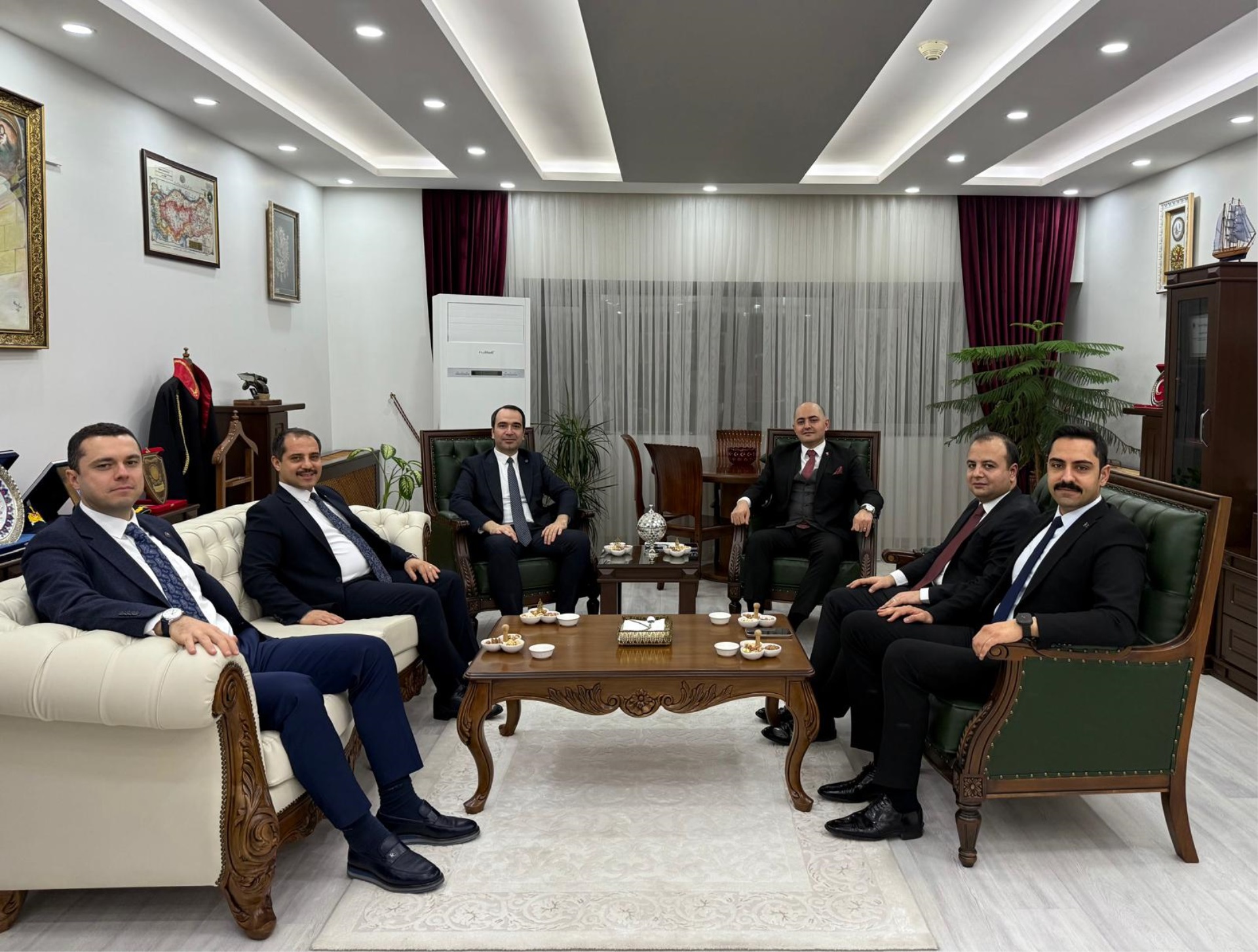 Kadirli Adliyesi’nden Osmaniye Adliyesi’ne Nezaket Ziyareti