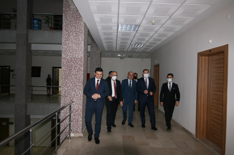 Kamu Baş Denetçisi Sayın Şeref Malkoç Rize Cumhuriyet Başsavcısı Mehmet Patlak'ı Makamında Ziyaret etti