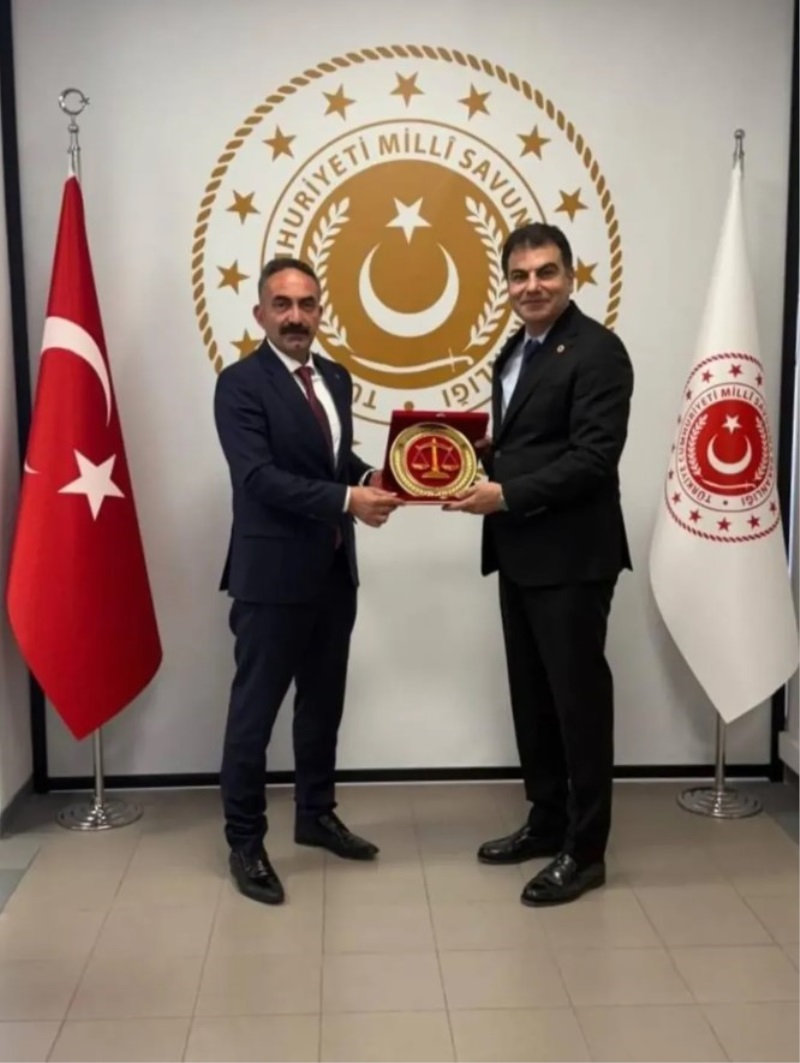 Konya Bölge İdare Mahkemesi Başkanımız Sn. Nazım Taha Koçak, Milli Savunma Bakan Yardımcısı Sn. Musa Heybet'i makamında ziyaret etti.