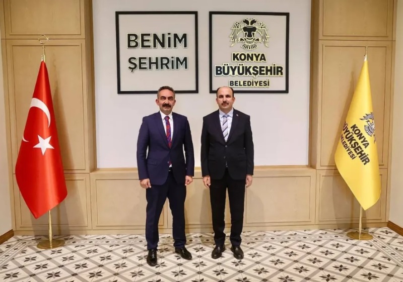 Bölge İdare Mahkemesi Başkanımız Nazım Taha Koçak, Konya Büyükşehir Belediye Başkanı Uğur İbrahim Altay'ı makamında ziyaret etti.