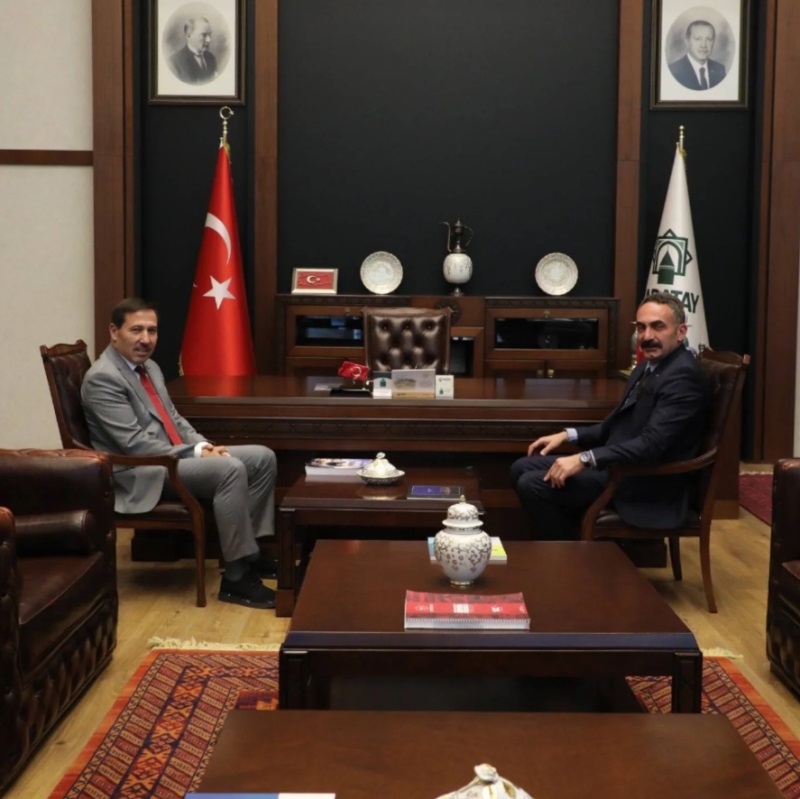Konya Bölge İdare Mahkemesi Başkanımız Nazım Taha Koçak, Karatay Belediye Başkanı Hasan Kılca'yı makamında ziyaret etti.