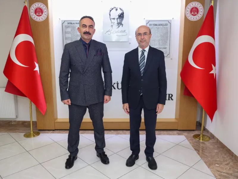 Selçuklu Belediye Başkanı Ahmet Pekyatırmacı, Bölge İdare Mahkemesi Başkanımız Nazım Taha Koçak'ı makamında ziyaret etti.