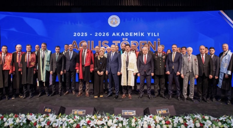 Bölge İdare Mahkemesi Başkanımız Nazım Taha Koçak, Selçuk Üniversitesi 2025-2026 Akademik Yıl Açılış Programına katılmıştır.