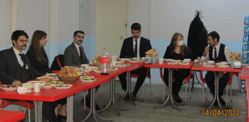 Kurum Müdürümüz Sn. Murat GÜNGÖR tarafından iftar yemeği programı düzenlenmiştir.