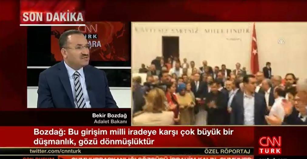 Adalet Bakanı Bekir Bozdağ, CNN Türk'te Ankara Temsilcisi Hande Fırat’ın sorularını yanıtladı.