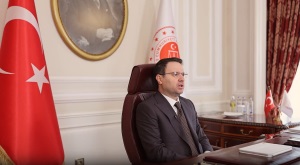 HÂKİMLERİMİZLE, SAVCILARIMIZLA, AVUKATLARIMIZLA, İNFAZ VE KORUMA TEŞKİLATIMIZLA VE ADALET PERSONELİMİZLE BÜYÜK BİR AİLEYİZ.