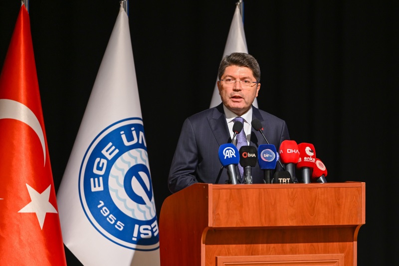 ADALET BAKANI TUNÇ, EGE ÜNİVERSİTESİ AKADEMİK YIL AÇILIŞ TÖRENİ'NDE KONUŞTU