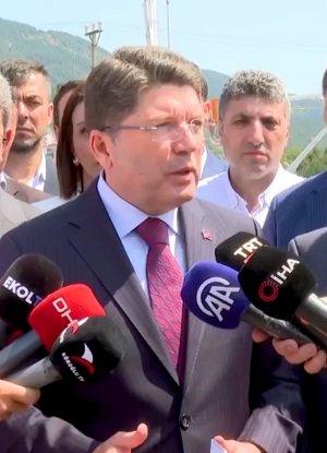 TÜYÜ BİTMEMİŞ YETİMİN HAKKI YENİYORSA, TARAFSIZ VE BAĞIMSIZ YARGI BUNUN HESABINI MİLLET ADINA SORAR.