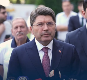 HÂKİMLER VE SAVCILAR KURULU, ŞEREFLİ YARGI MENSUPLARINDAN OLUŞMAKTADIR.