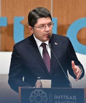 TÜRKİYE; HUKUK DEVLETİNE DEMOKRASİYE MİLLİ İRADEYE SAYGILI BİR YARGI SİSTEMİNE SAHİPTİR.