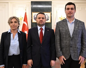BEHÇET OKTAY’IN OĞLU BURAK OKTAY VE KIZ KARDEŞİ ŞULE OKTAY İLE BAKANLIĞIMIZDA BİR ARAYA GELDİK