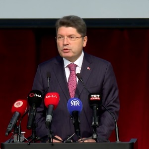 İŞGALCİ İSRAİL, İKİ YILDIR GAZZE’DE BÜYÜK BİR KATLİAM YAPARAK SOYKIRIM VE İNSANLIK SUÇU İŞLEDİ 