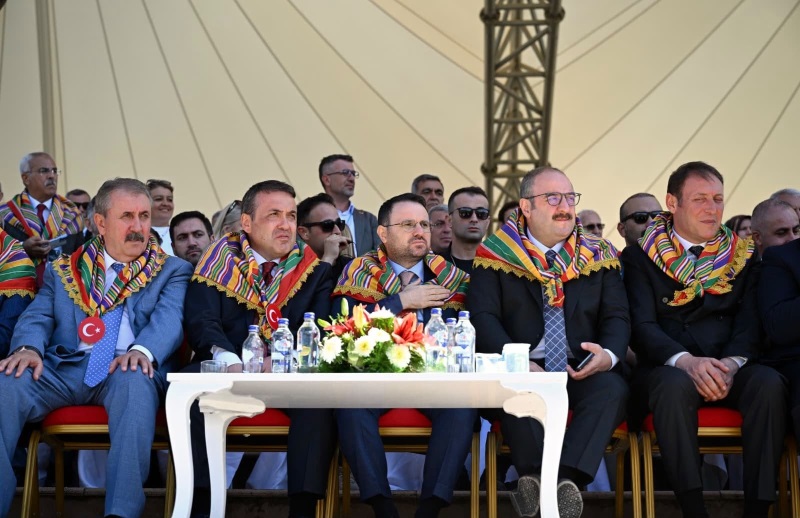 ADALET BAKANI AKIN GÜRLEK ERTUĞRUL GAZİ’Yİ ANMA VE YÖRÜK ŞENLİKLERİNE KATILDI