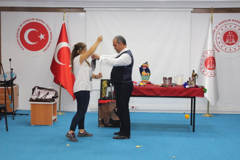 İllüzyon (Sihirbazlık) Gösterisi