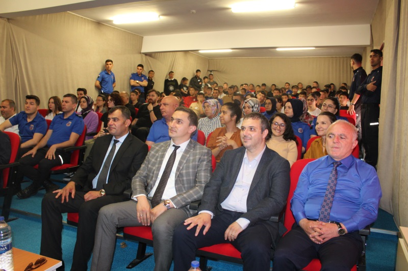 Gökyüzü Orkestrası Projesi Tiyatro Gösterisi ve Müzik Dinletisi