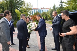 HSK Genel Sekreteri Ahmet Uğuz ile HSK Genel Sekreter Yardımcısı Mustafa Tünay'dan Isparta Adalet Sarayı'na anlamlı ziyaret