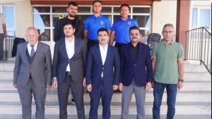 Akdağmadeni'nde Hükümlüler Gönüllü Çalışma Modeli ile Mehmet Akif Ersoy İlköğretim Okulunda boyama yaptı.